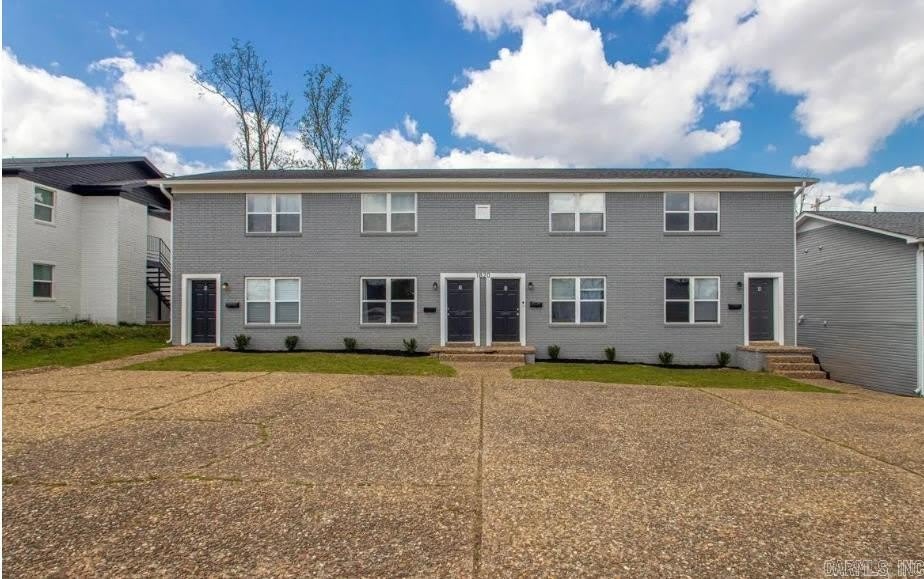 1820 Sanford Drive, Unit 4 – photo 1