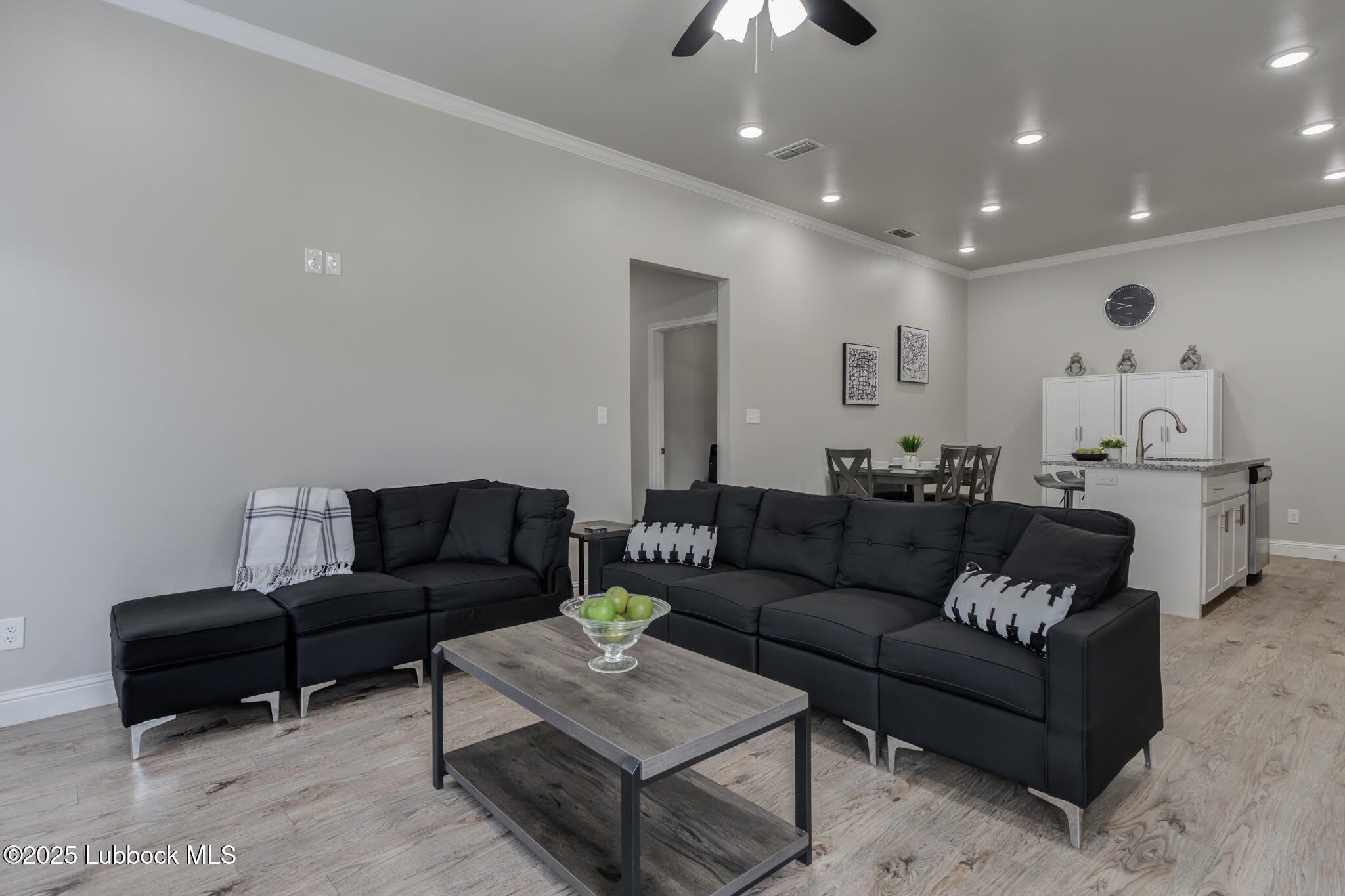 1206 N Essex Avenue – photo 4