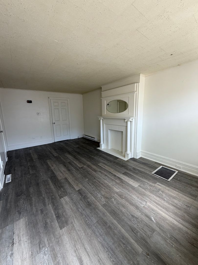 717 W Market St – photo 3