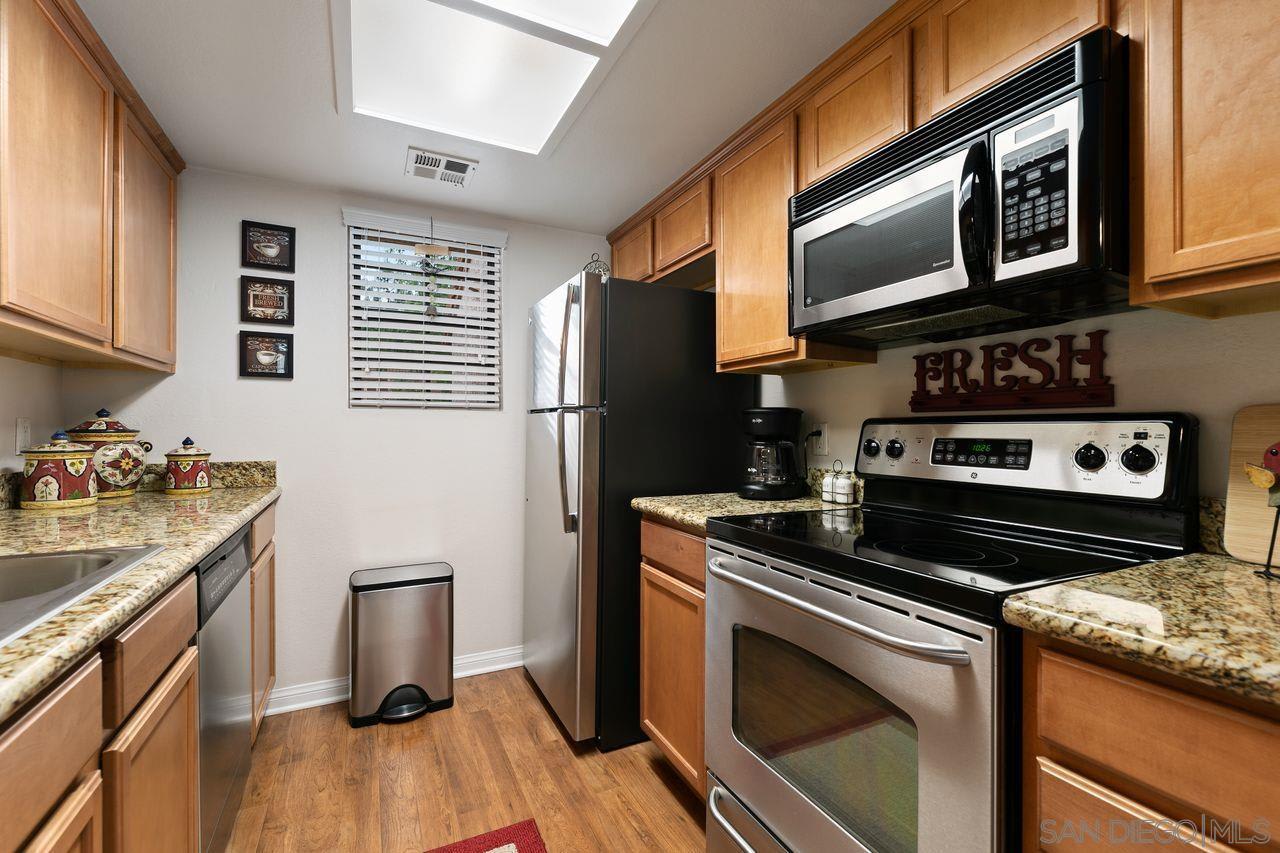 12095 Alta Carmel Ct 6 – photo 5