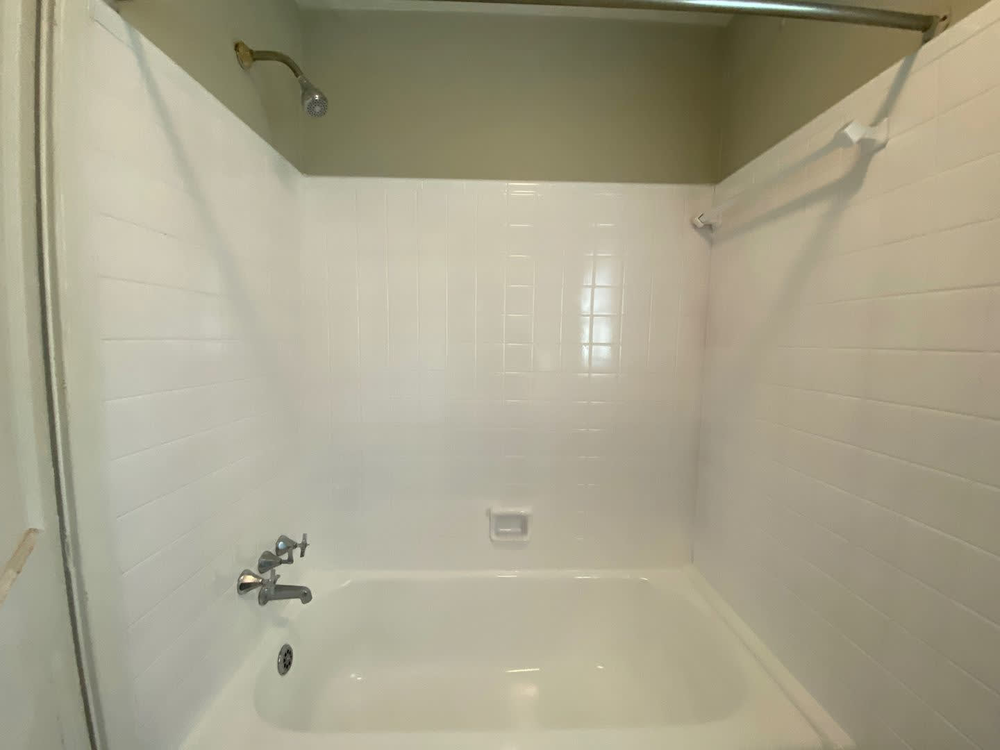 Room in 3 Bedroom Home at Remount Rd – photo 3