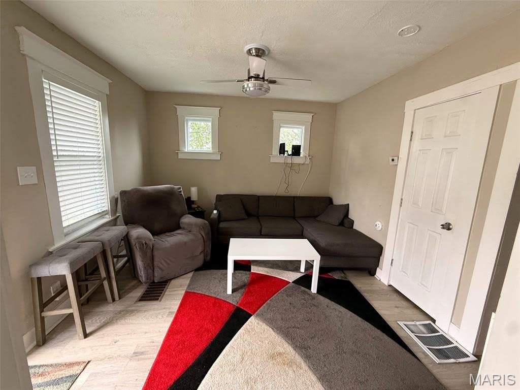 9914 Clyde Avenue – photo 3