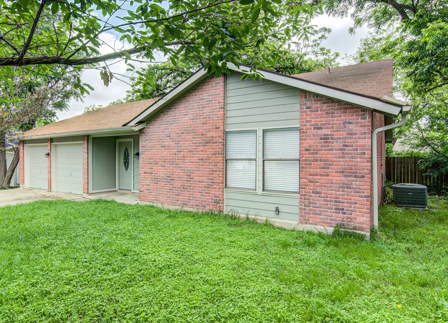 **TWO WEEKS FREE RENT!!** Recently Renovated 3 bedroom 2 bath in Anderson Mill! – photo 3