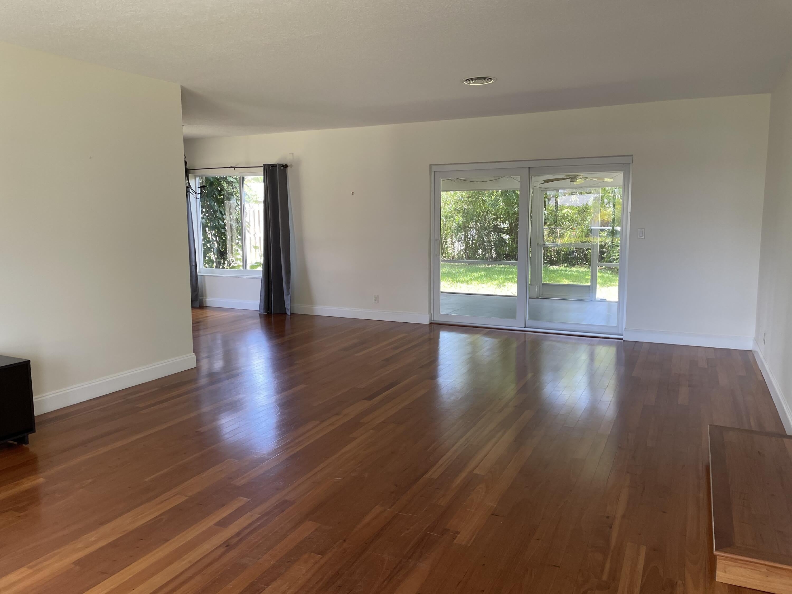 465 NE 34th Street – photo 2