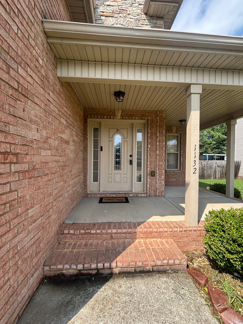 Spacious 4-Bedroom Home with Fenced Backyard Near Fort Campbell – photo 2