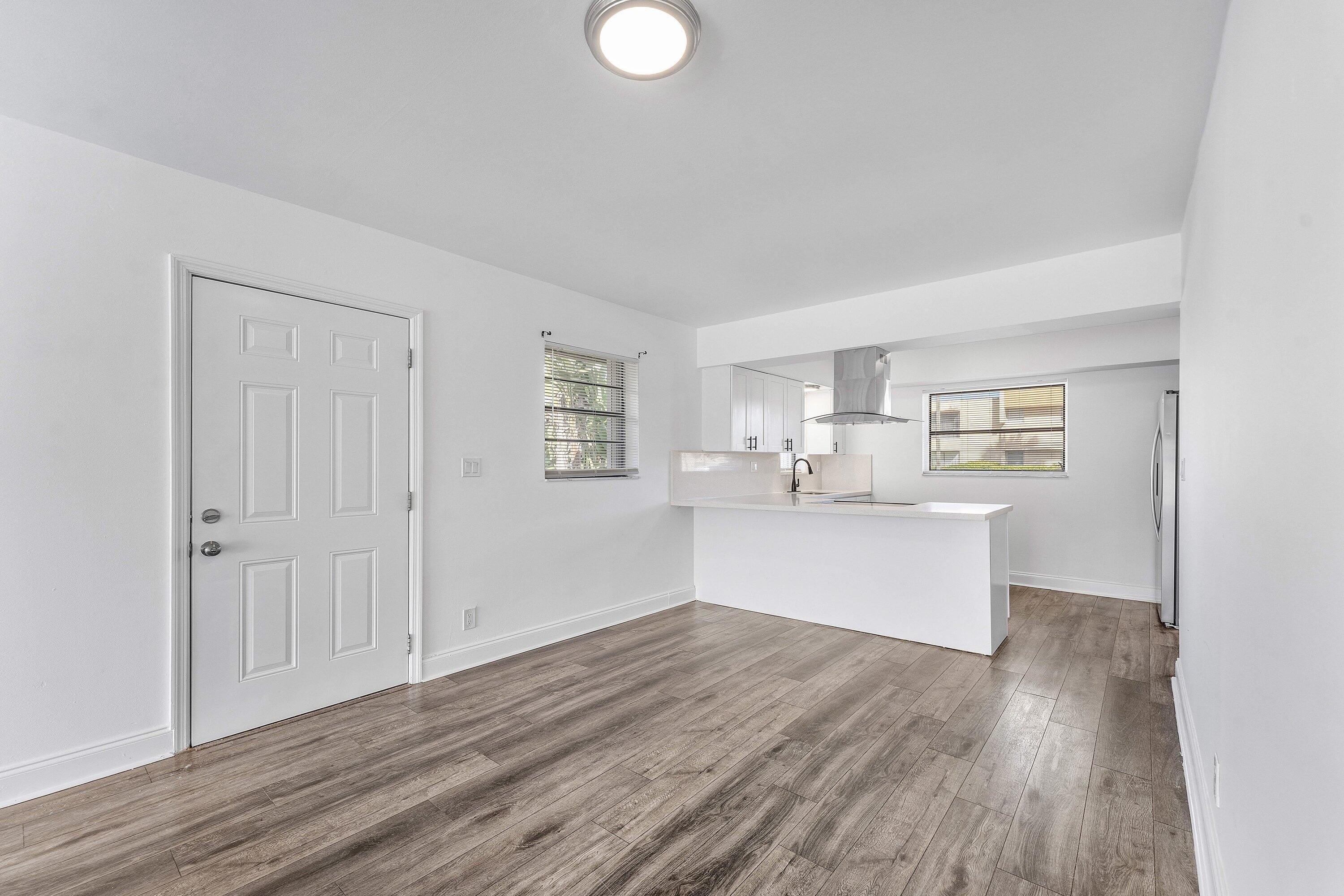 500 NE 48th Street – photo 5