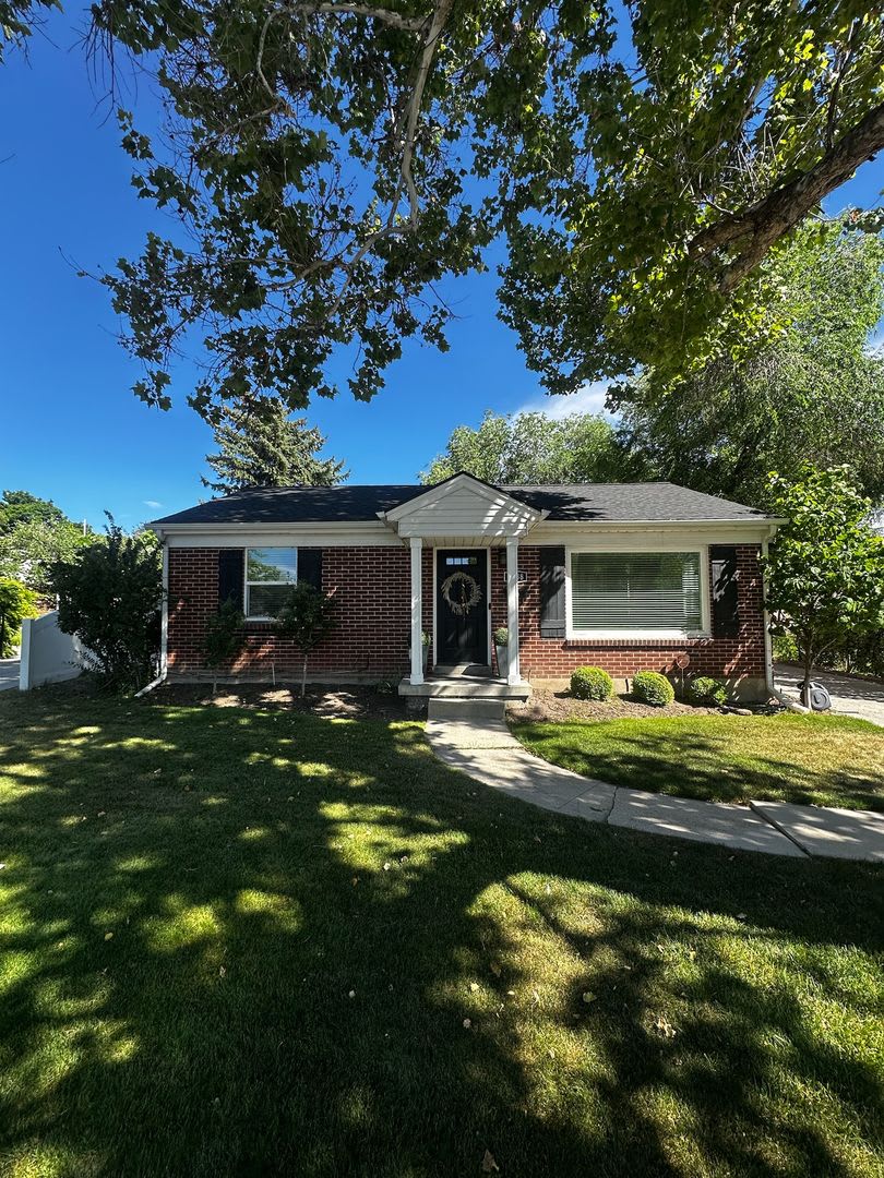Beautiful 4 Bedroom Home In Millcreek Available Now – photo 1