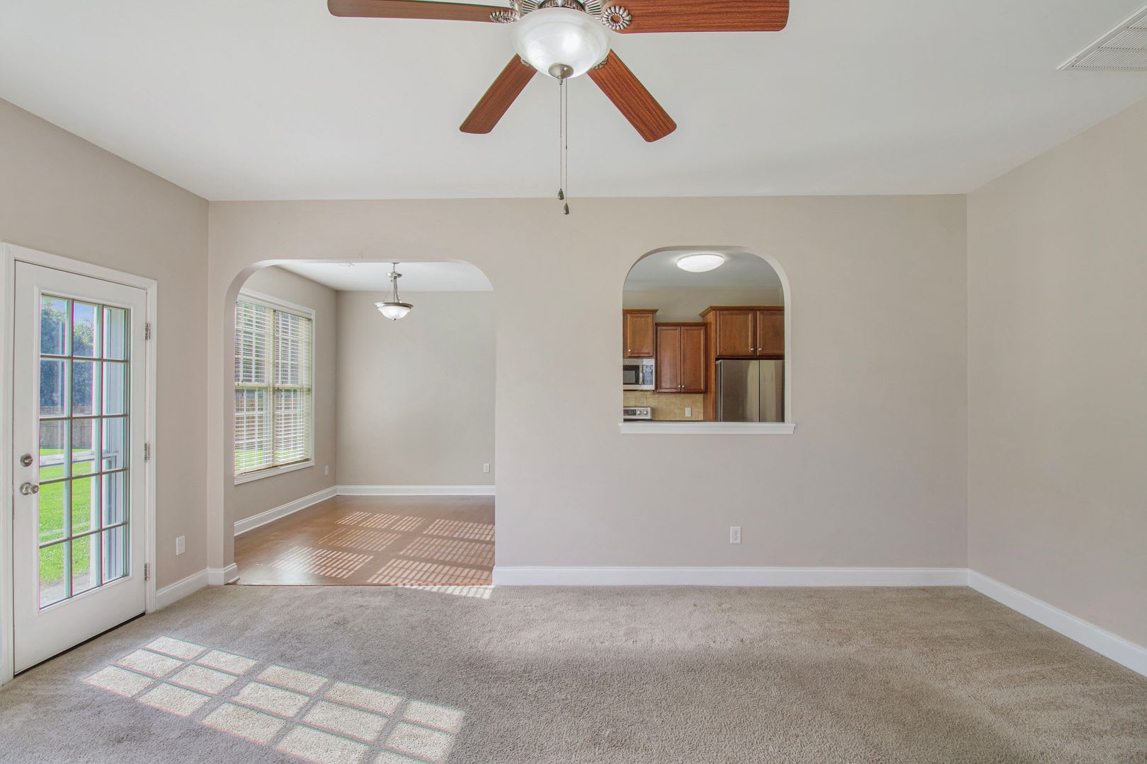 Huge 6 Bedroom Home In The Bluffs On The New River – photo 5