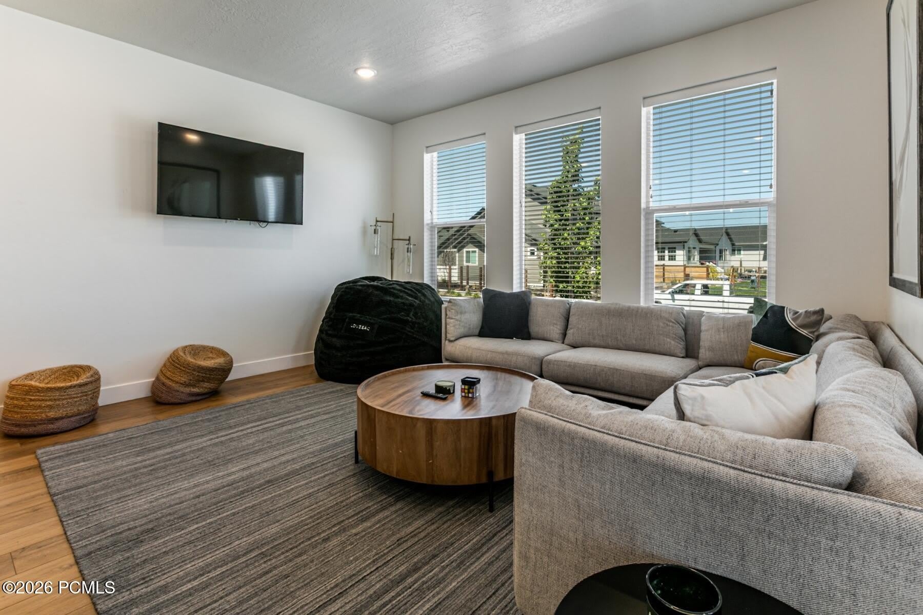 6885 Woods Rose Drive – photo 5