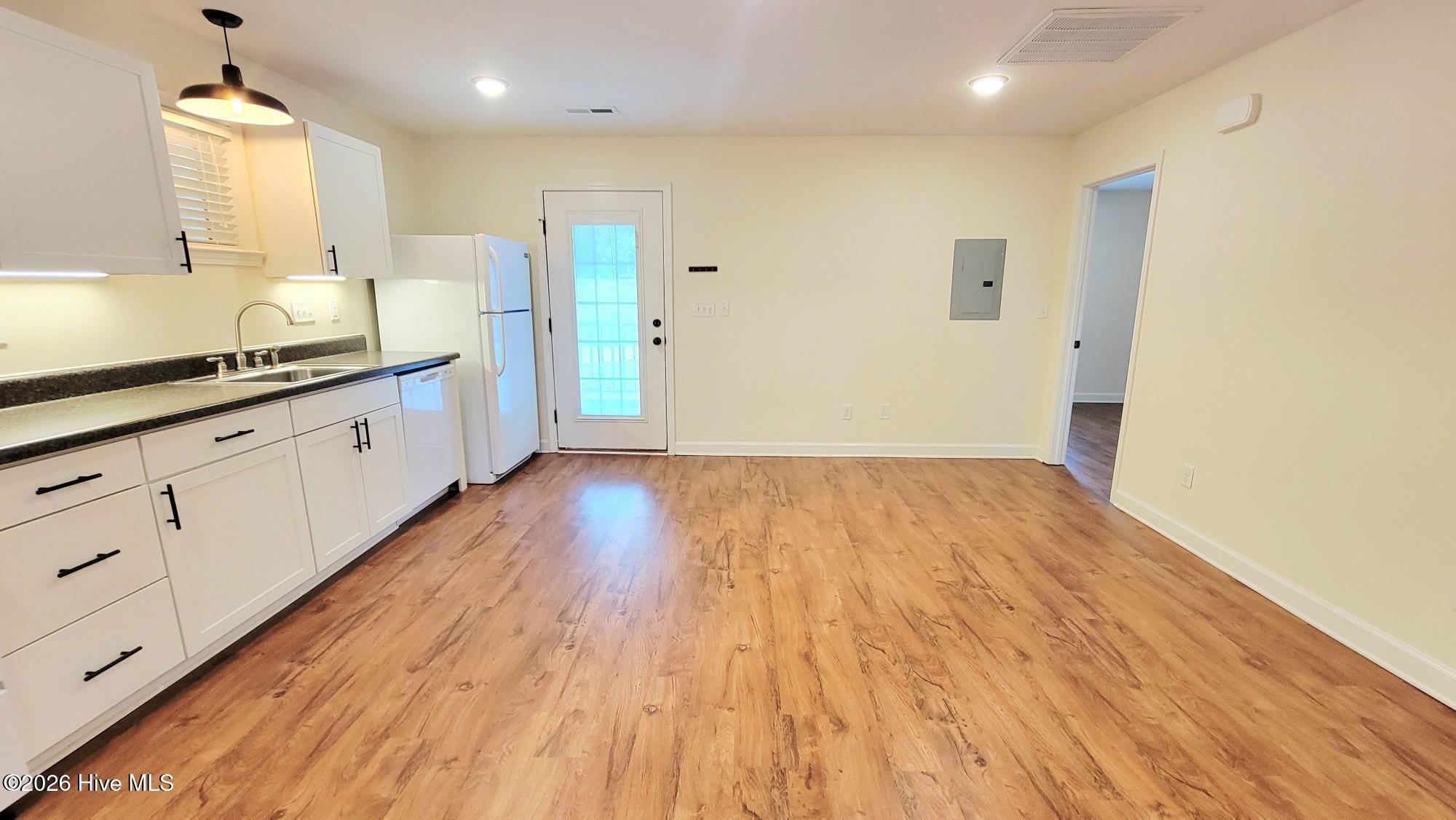 5006 Pine Needle Drive – photo 4