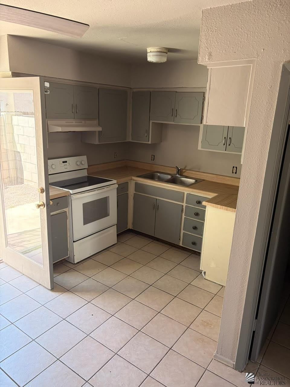 1508 W 9 PL – photo 5