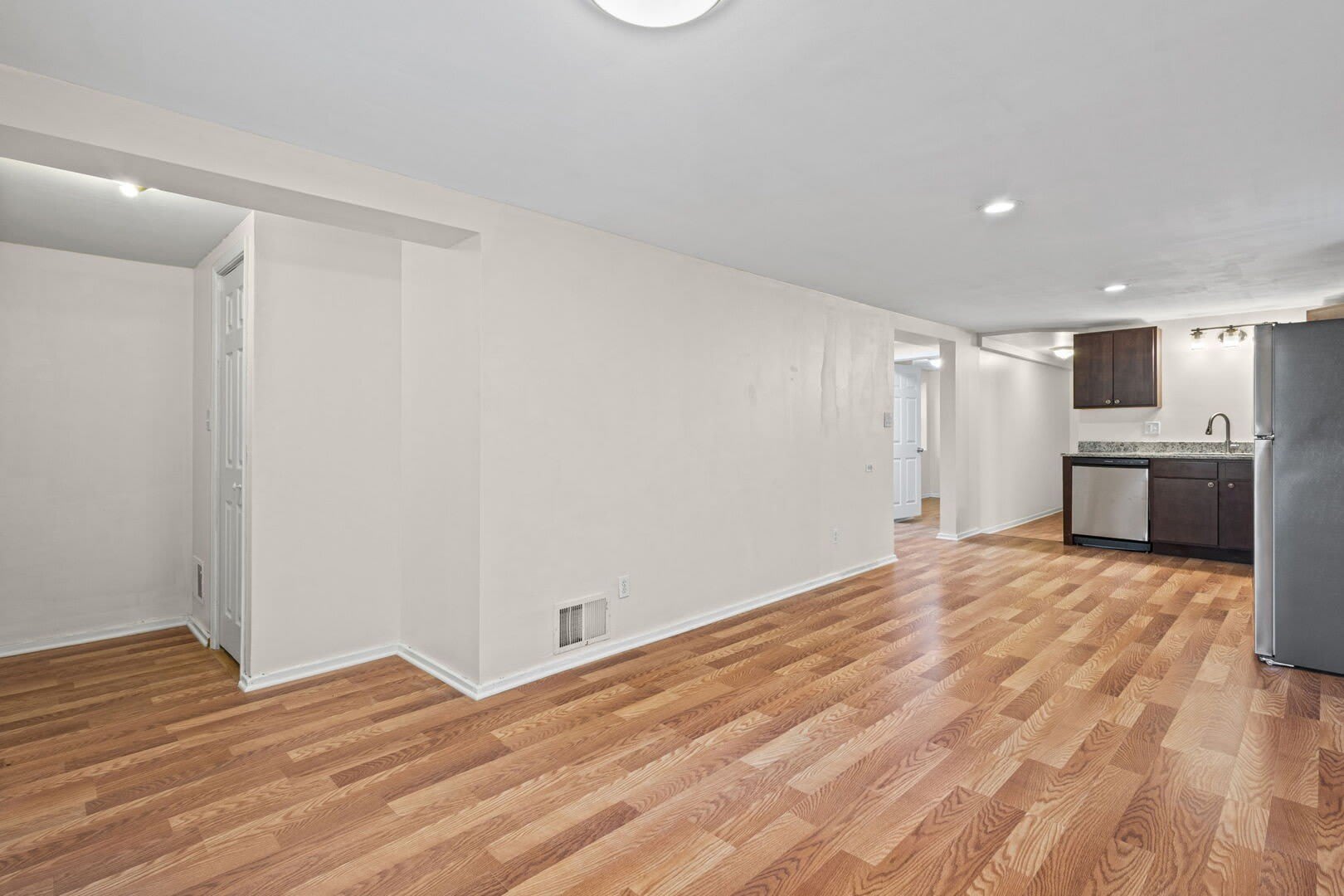 2710 W Fletcher Street – photo 4