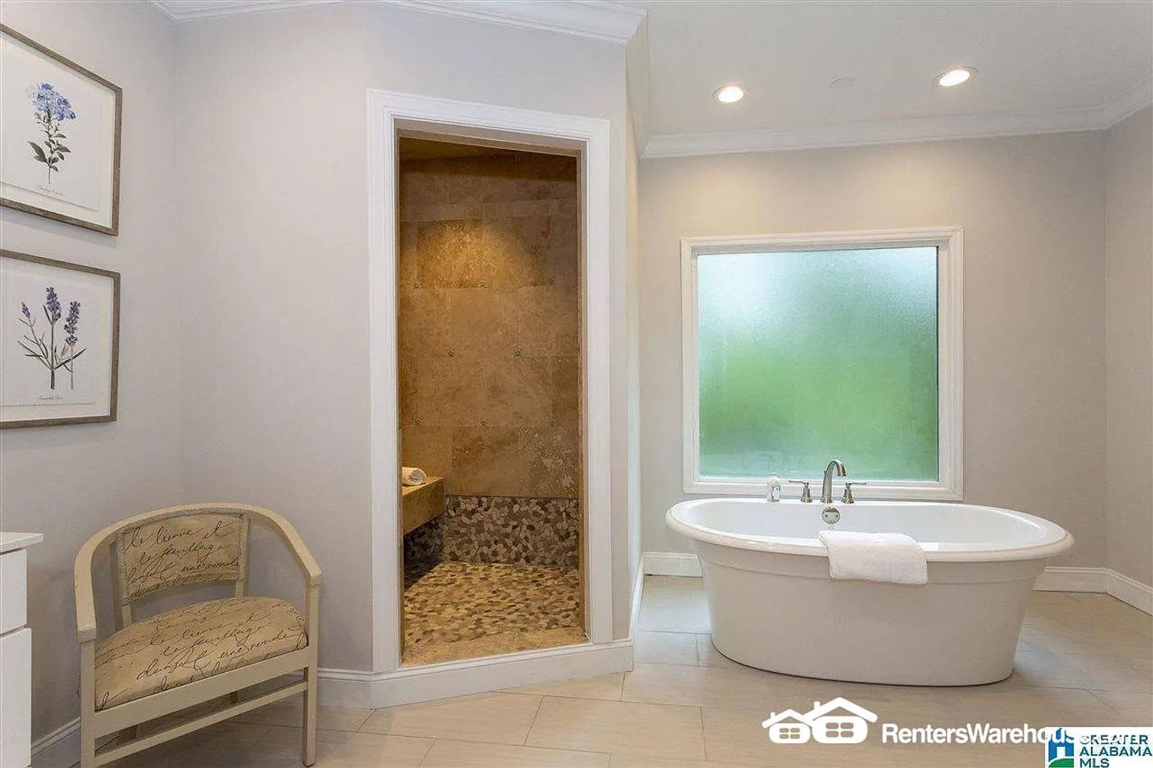 Remarkable 5 bedroom 6 bathroom estate loaded with charm – photo 4