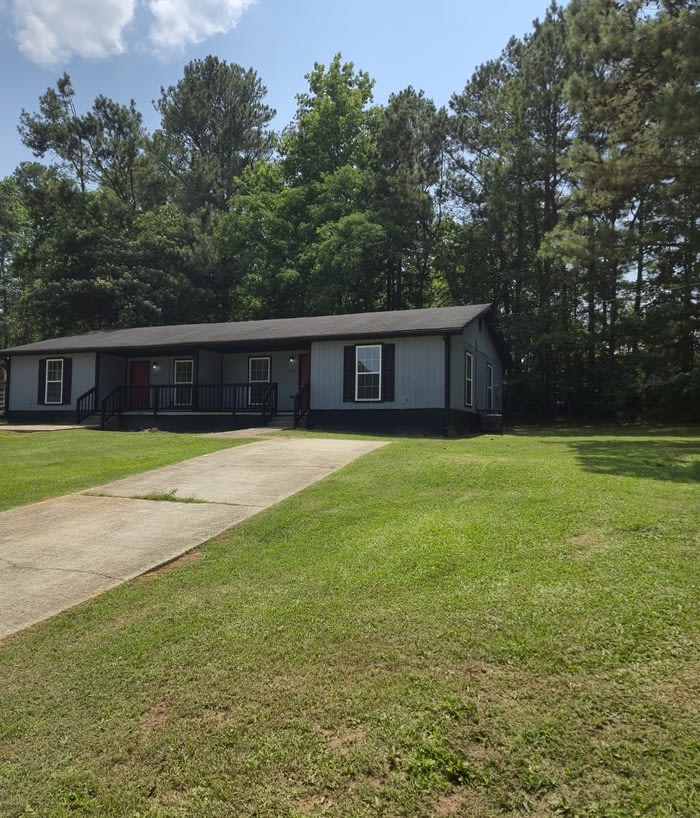 6104 Oakwood Circle Southwest – photo 1