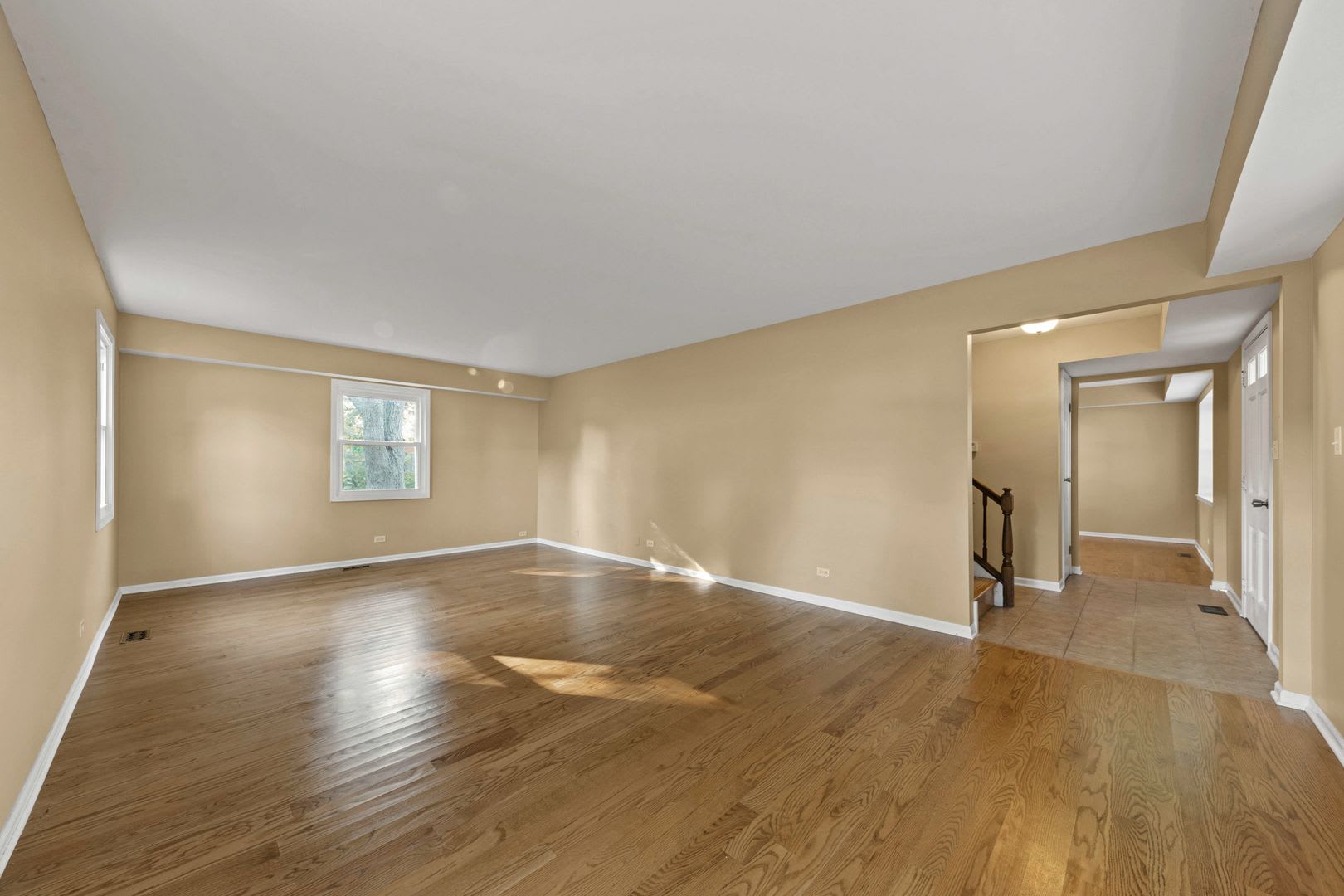 Buffalo Grove 4 Bedroom located in the Stephenson School District! – photo 3