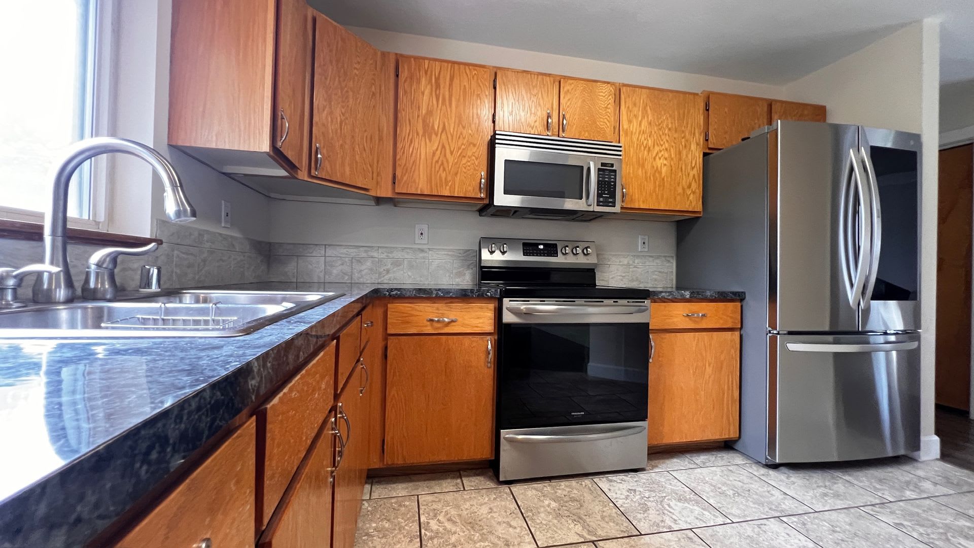 This South Hill Bright and Spacious 3 bed, 2 bath single family home, Near Glenrose available now! – photo 5