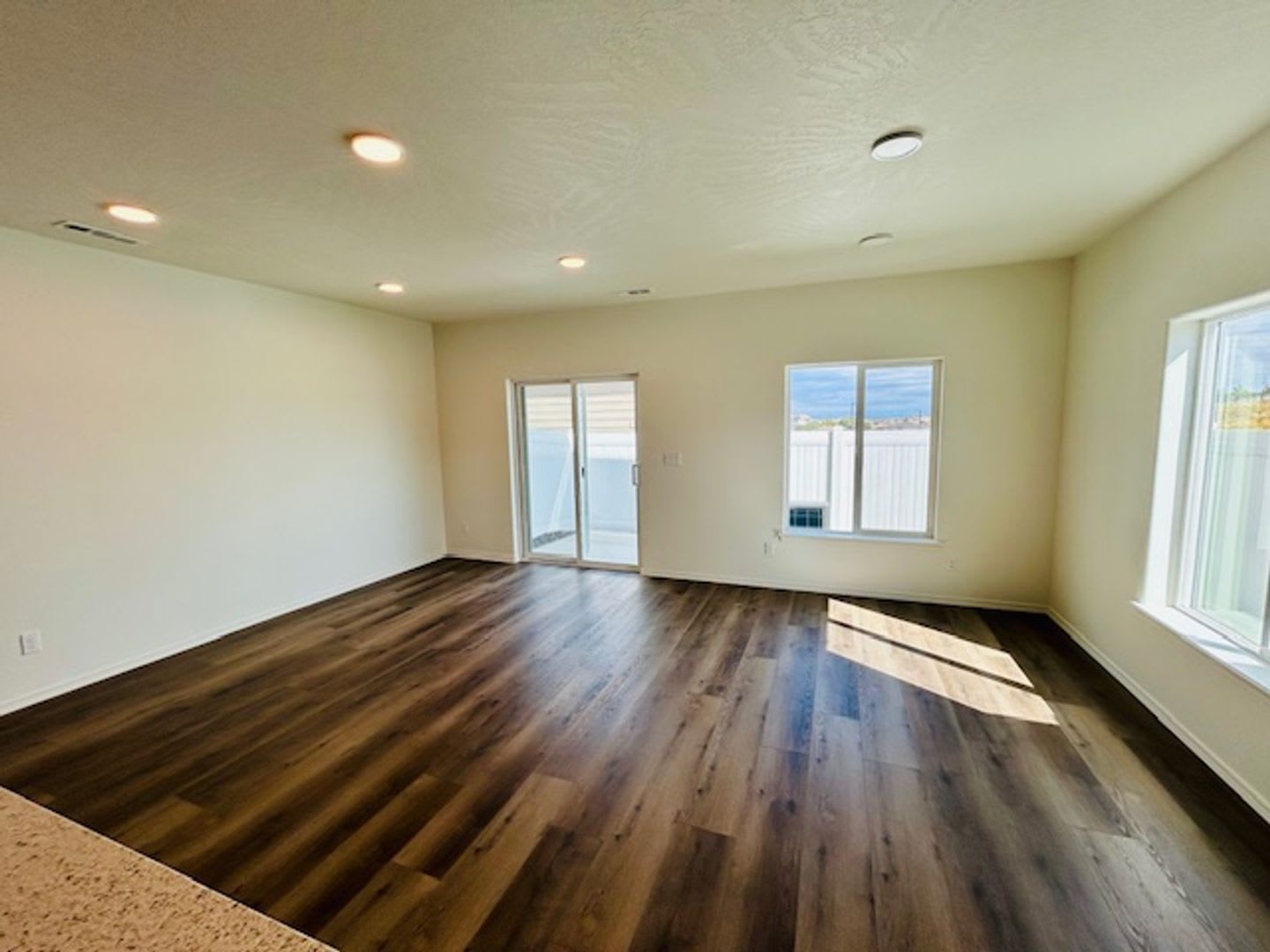 3bd 2.5ba Townhome -Ready for Move-In – photo 4