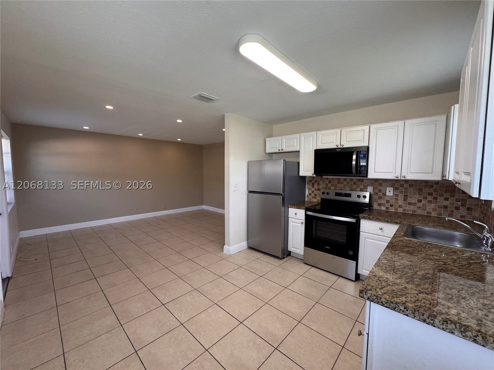 407 NW 7th Ct – photo 3