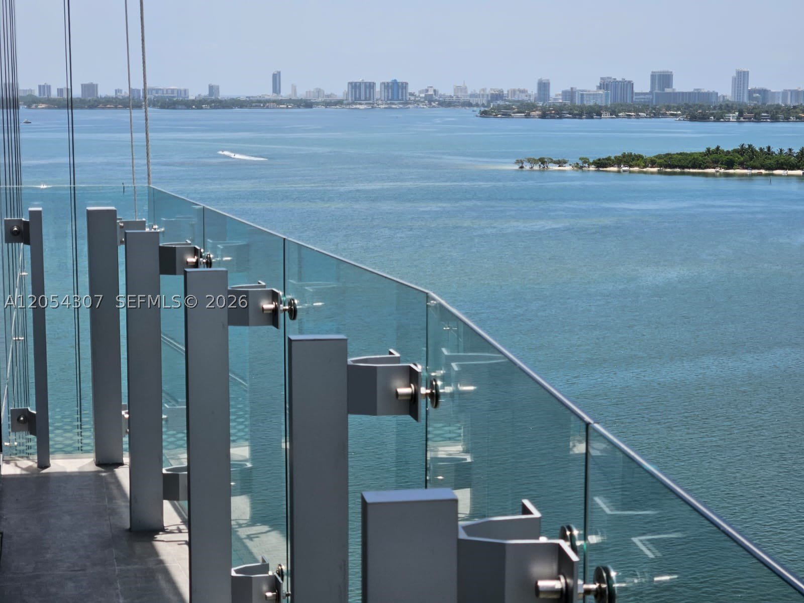 700 NE 26 – photo 2