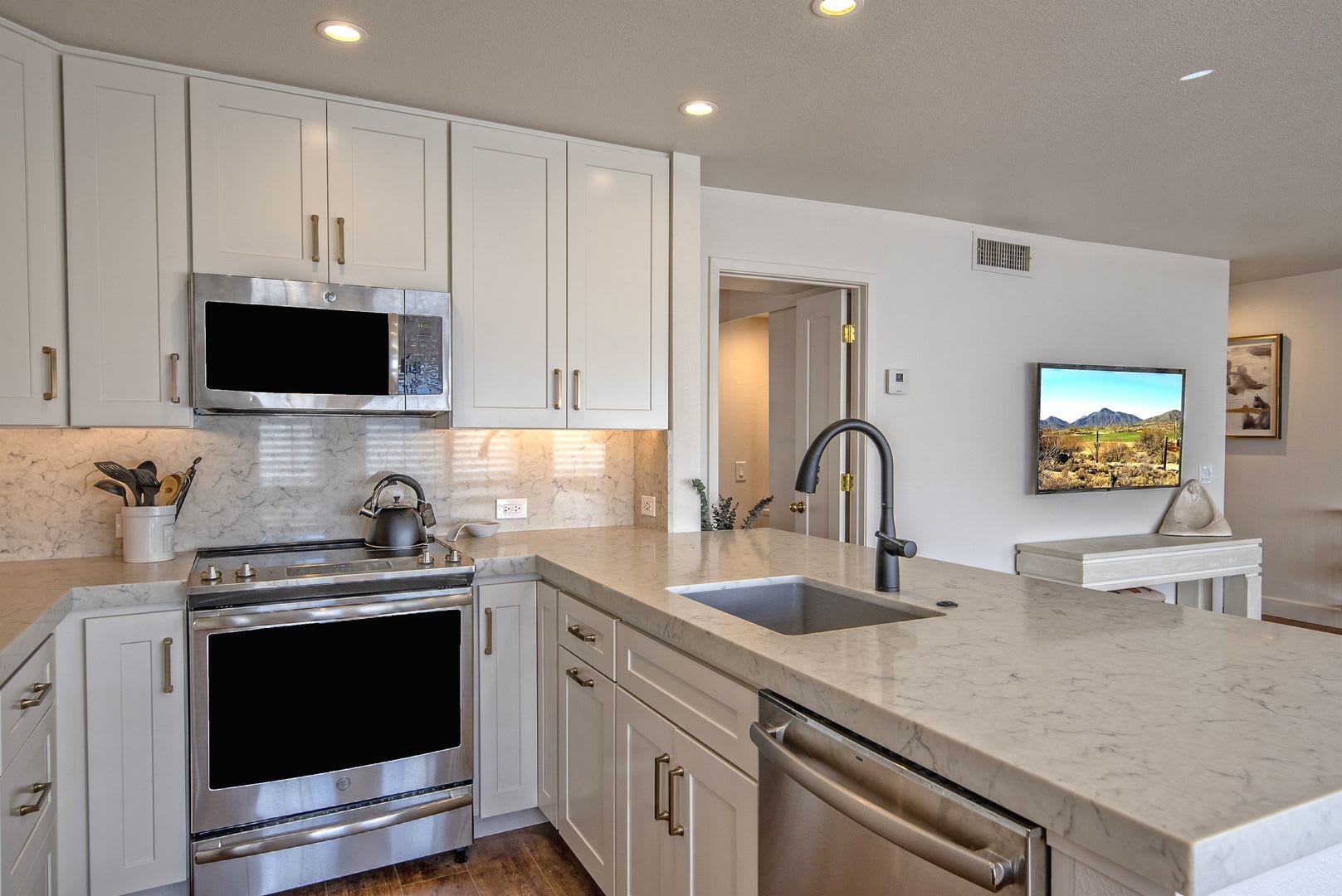 Rates Vary $1,995 – photo 5
