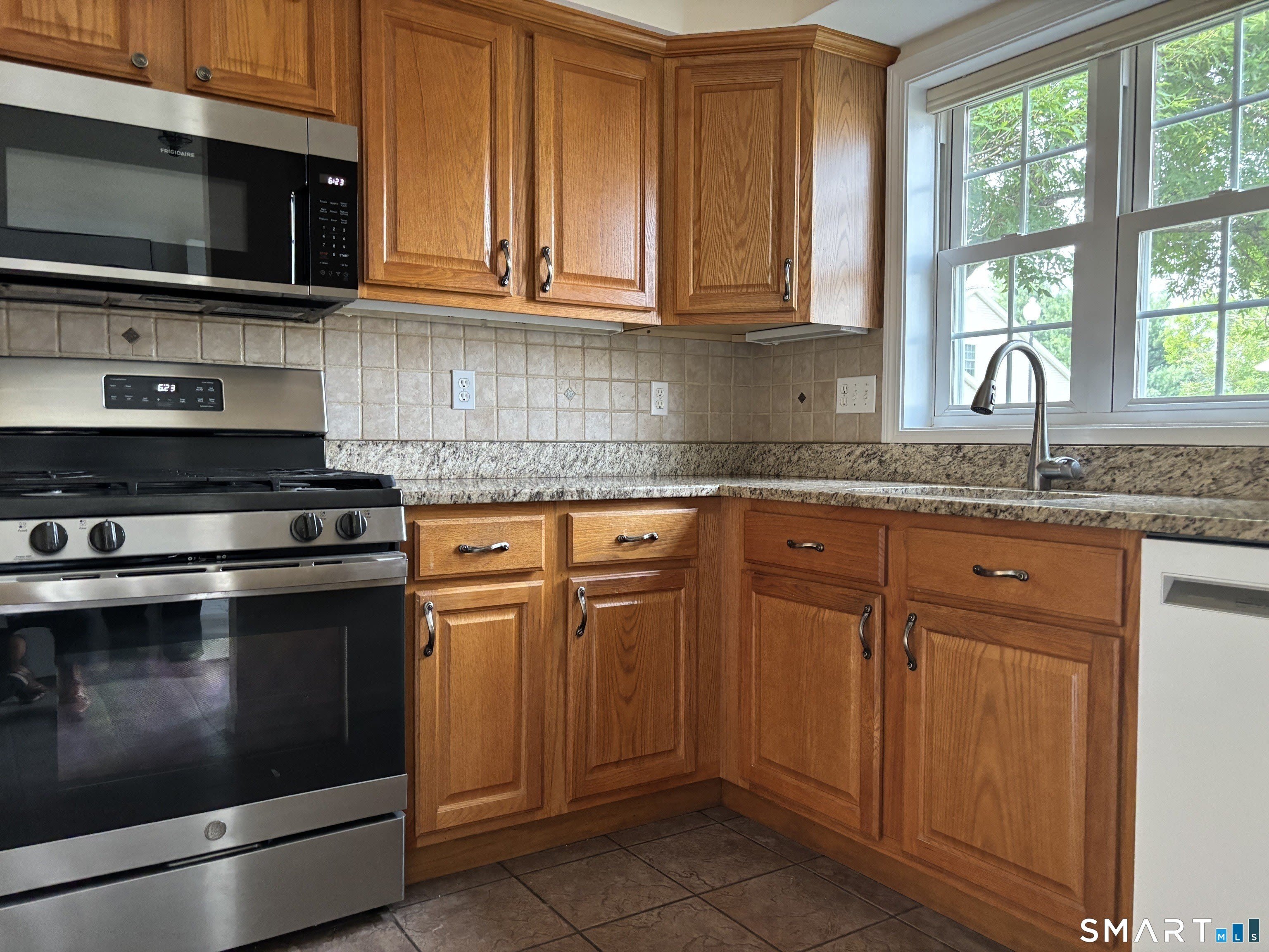511 Elm Street – photo 2