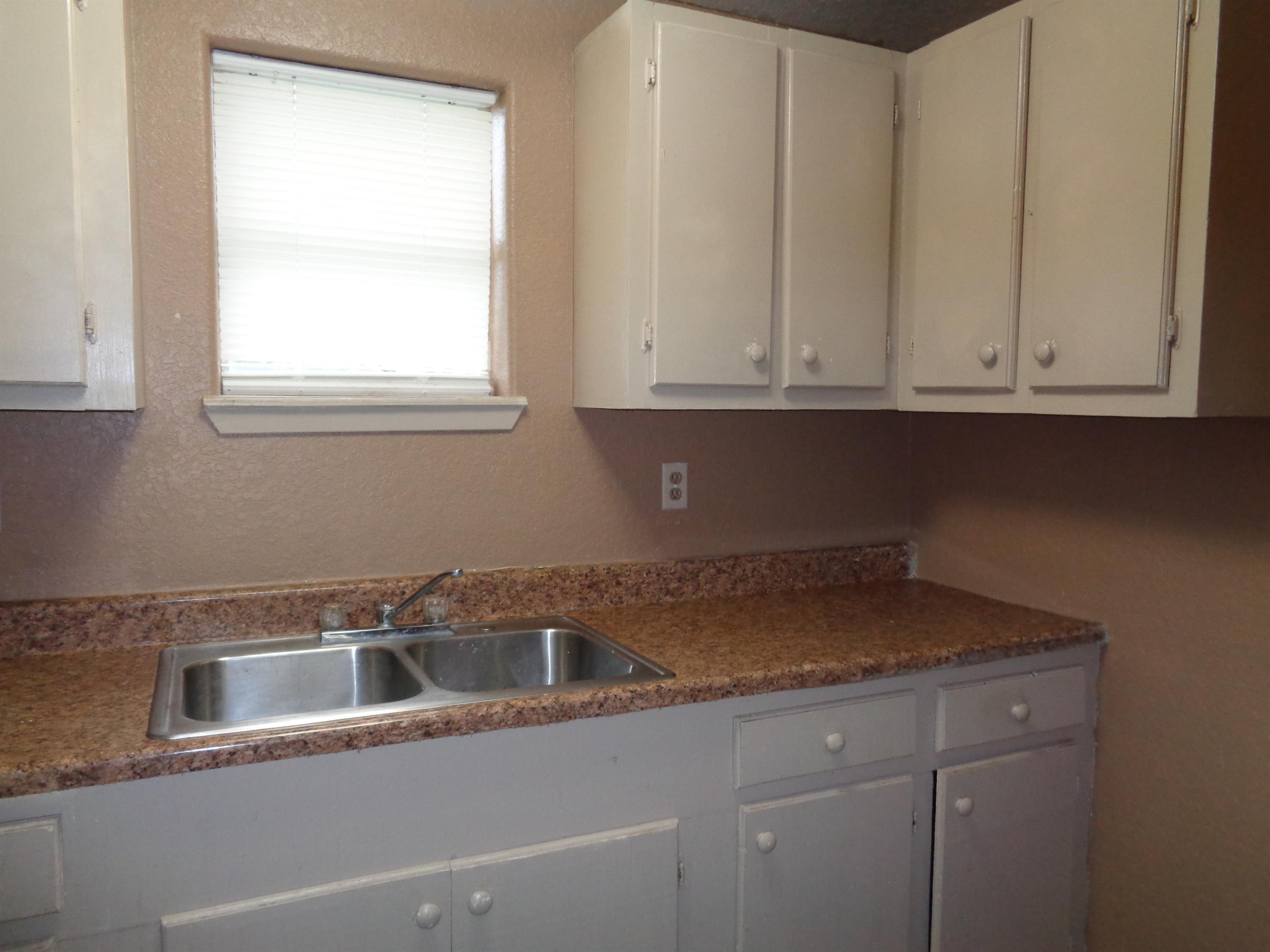 310 South Avenue A – photo 5
