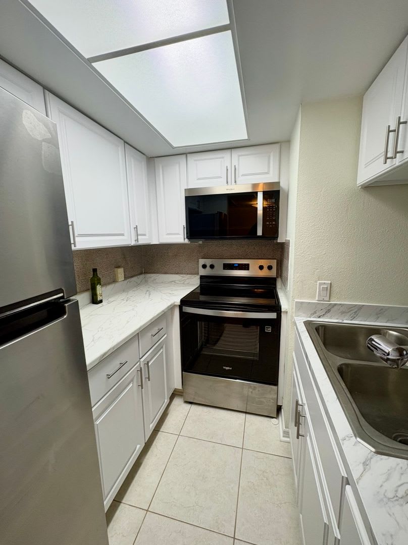 Gulf Harbor Condo Living – photo 3