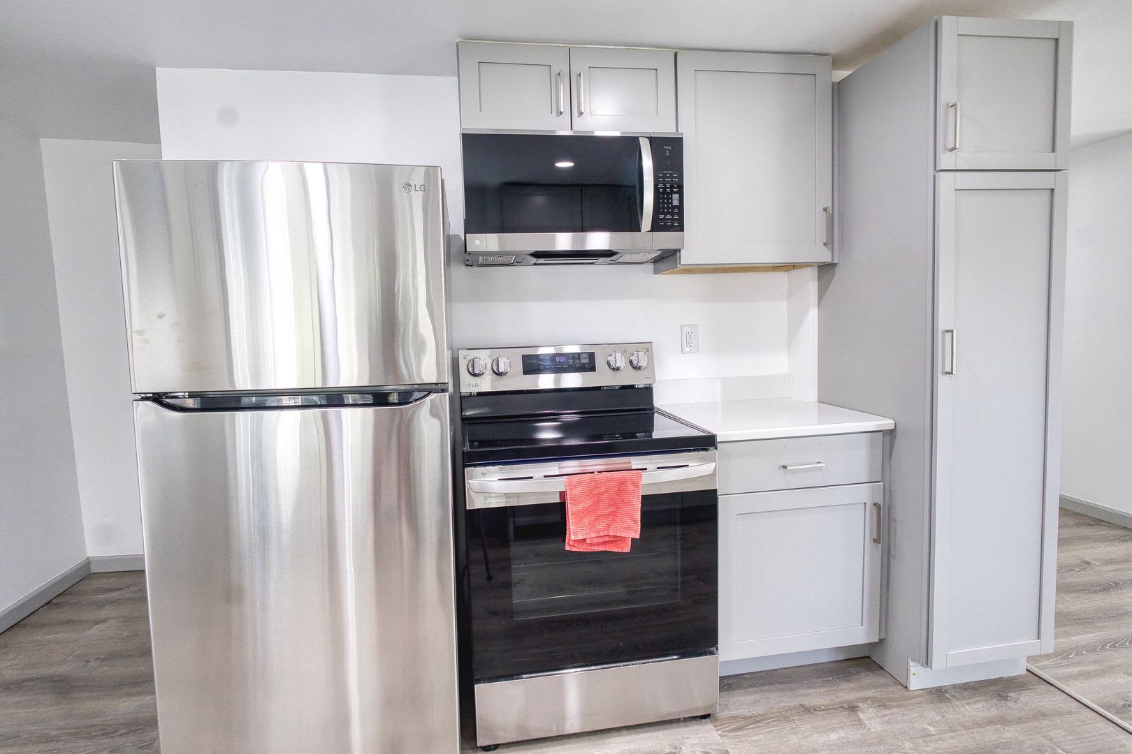 Modern 3 Bed Home With Smart Features Premium Upgrades – photo 1