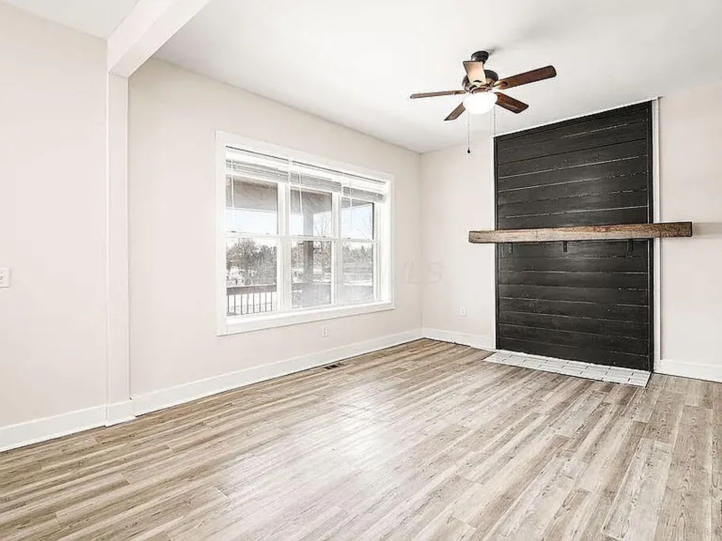 4 Bedroom Home Close to Downtown – photo 3