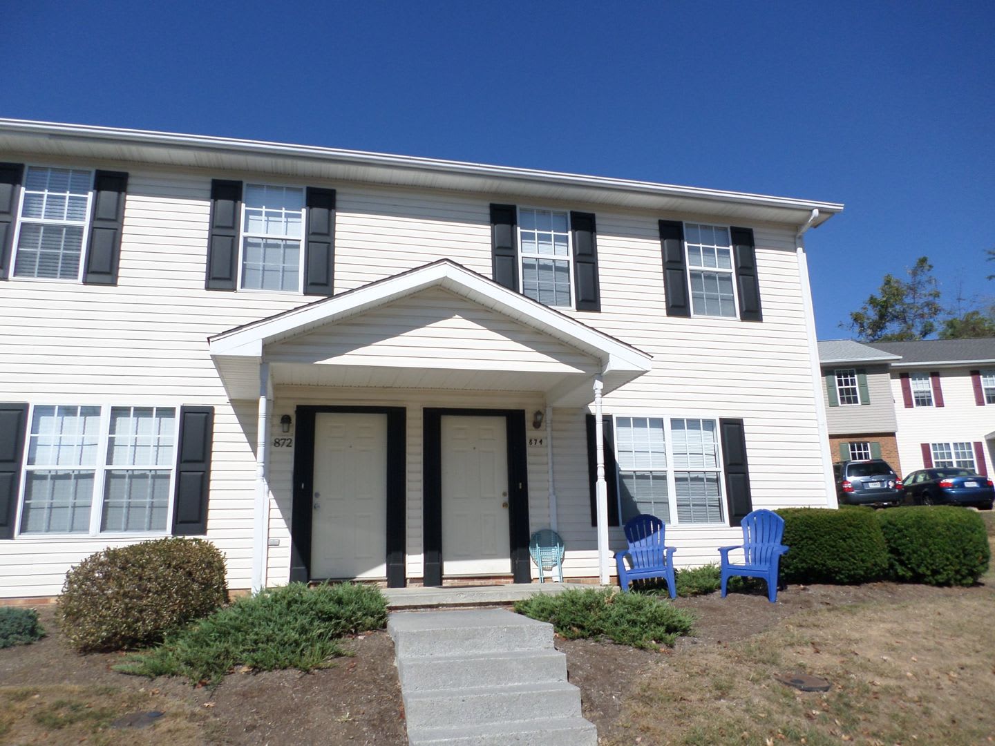 4 Bedroom 2.5 Bath Townhouse – photo 2