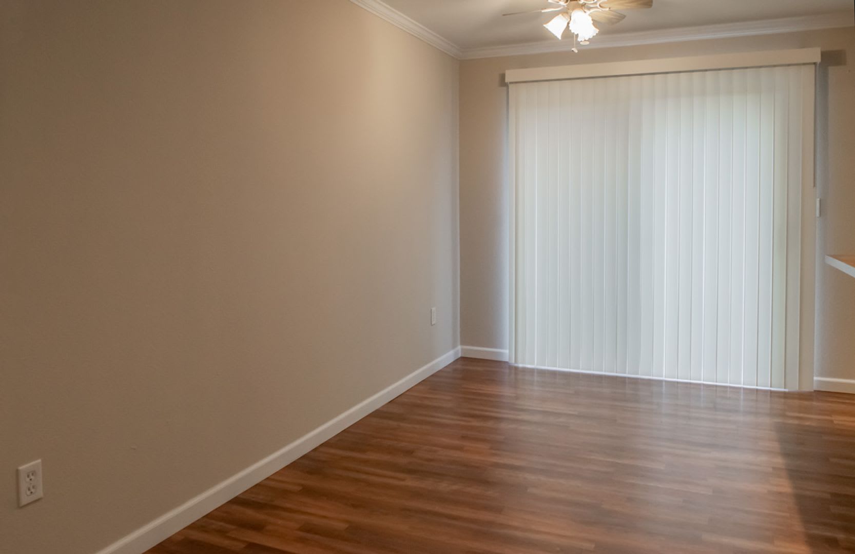 **Move-In Special**3 bed 2 bath rambler w/ 2 car garage & fully fenced backyard! – photo 5