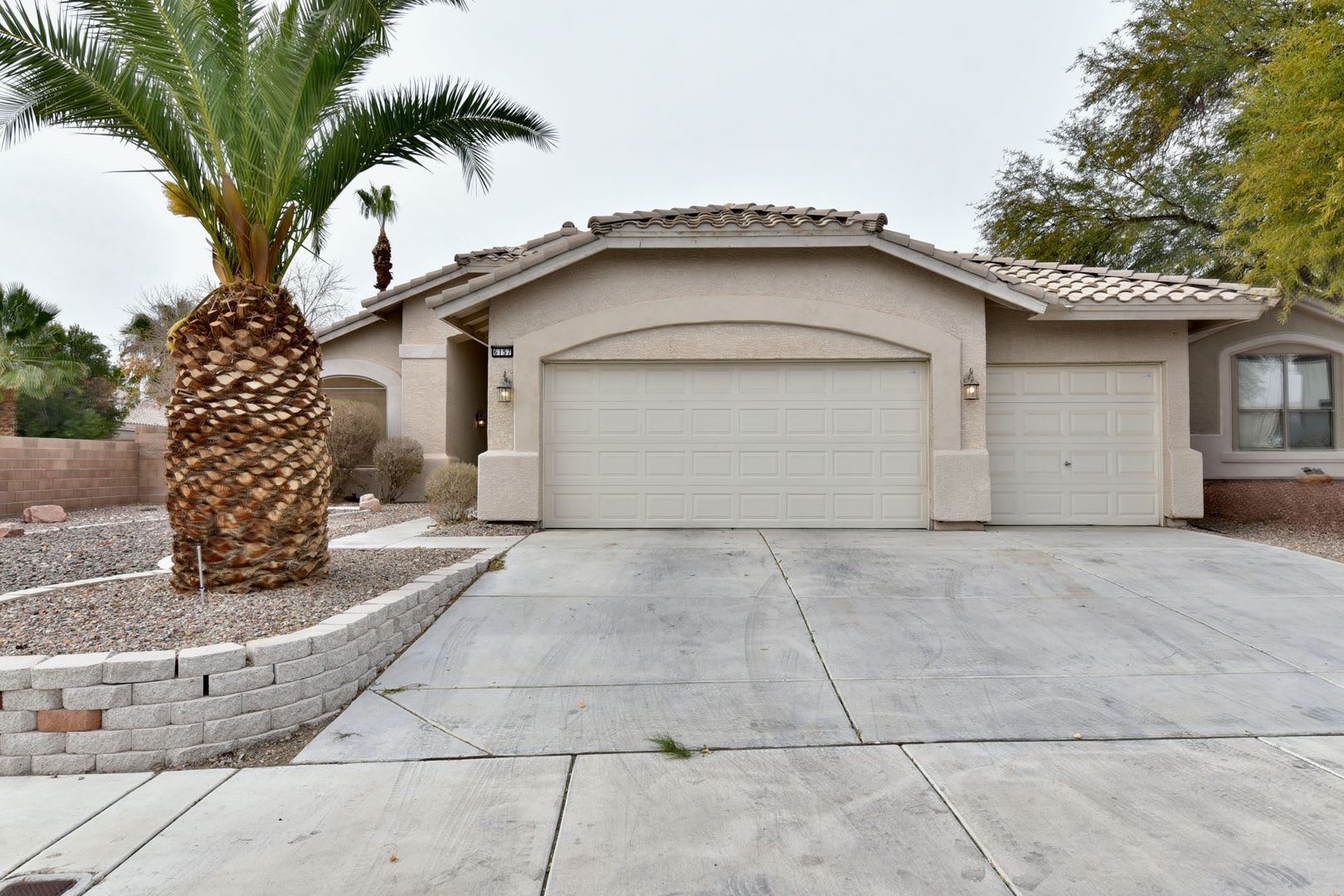 1 Story with POOL – photo 2