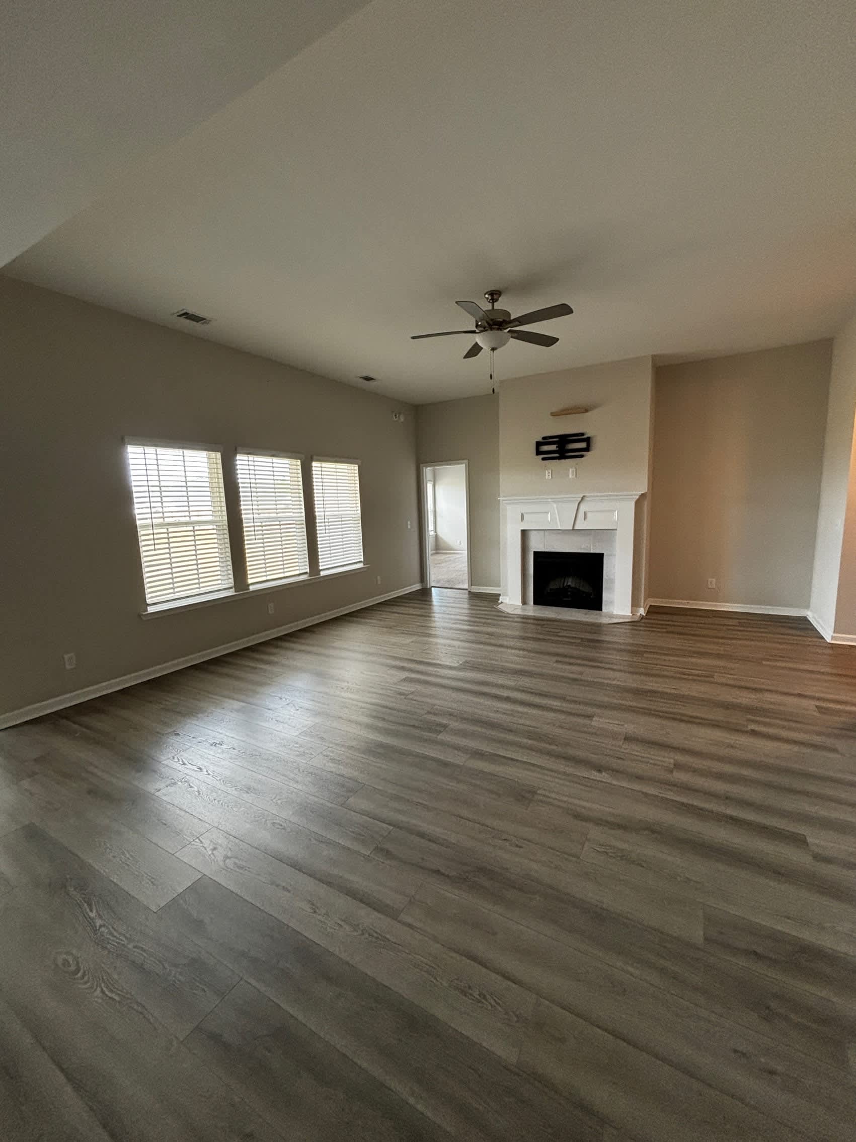289 Deerfield Drive Northeast – photo 3