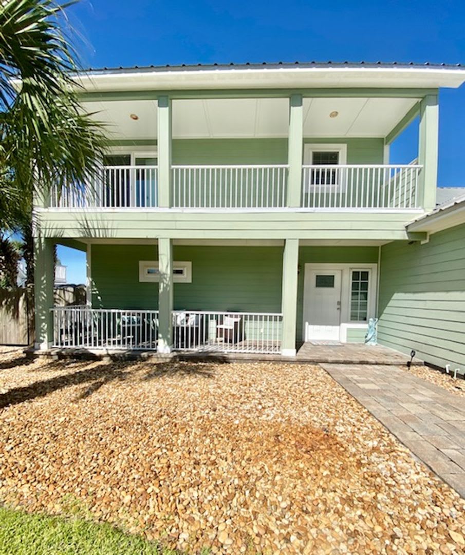 WOW! BEAUTIFUL 3 bedroom WATERFRONT fully furnished POOL home on Okaloosa Island! – photo 4