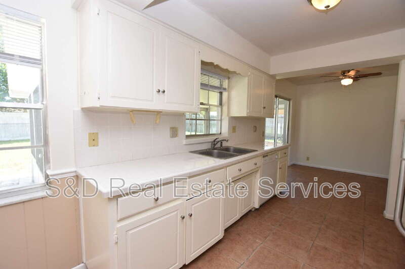204 Chaucer Lane – photo 5