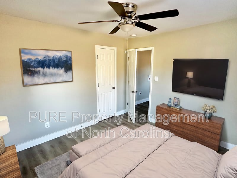 920 Holt St – photo 3