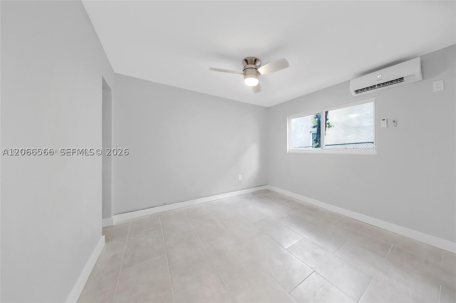 1150 NW 1st Pl – photo 5