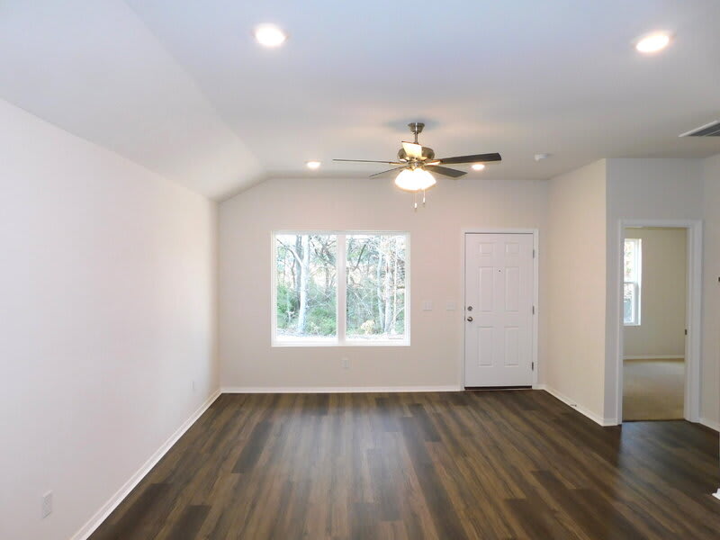 2504 E Illinois Aly – photo 2