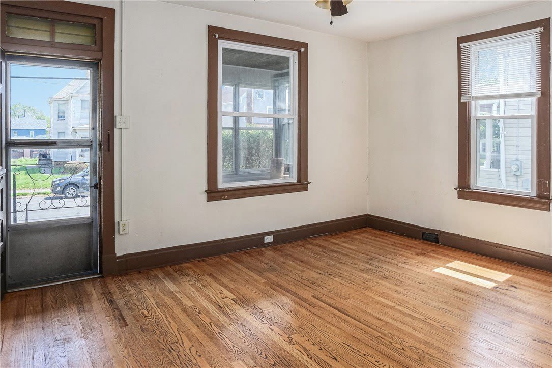 4727 5Th Ave – photo 4