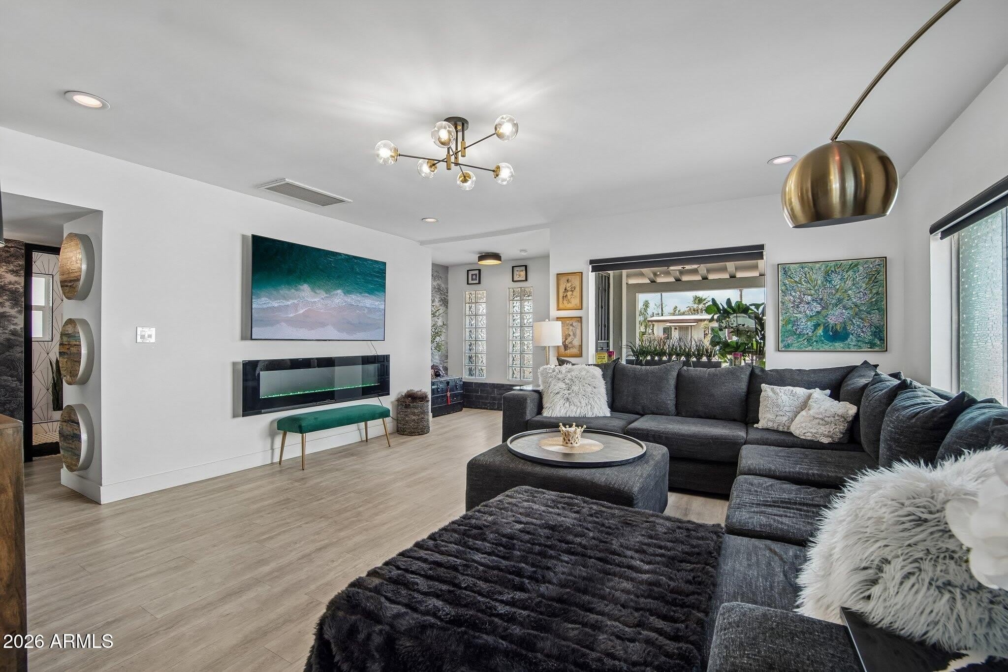1725 E VERDE Lane – photo 4