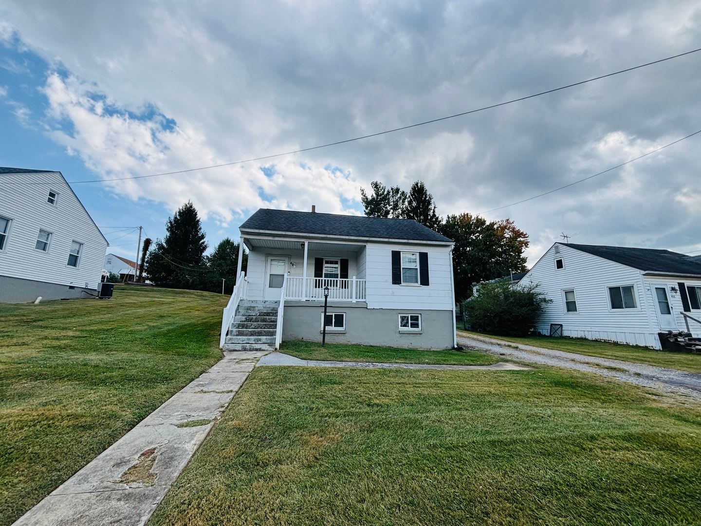 2 Bedroom, 1 Bath House – photo 1