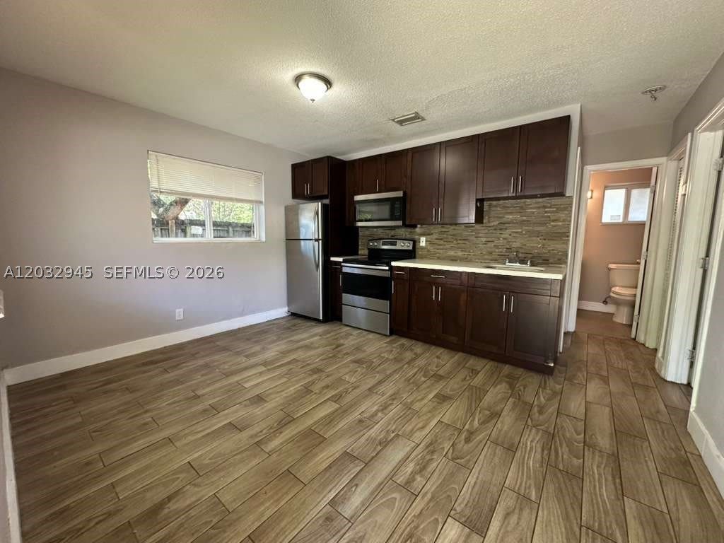 647 Nw 3Rd Ave – photo 2