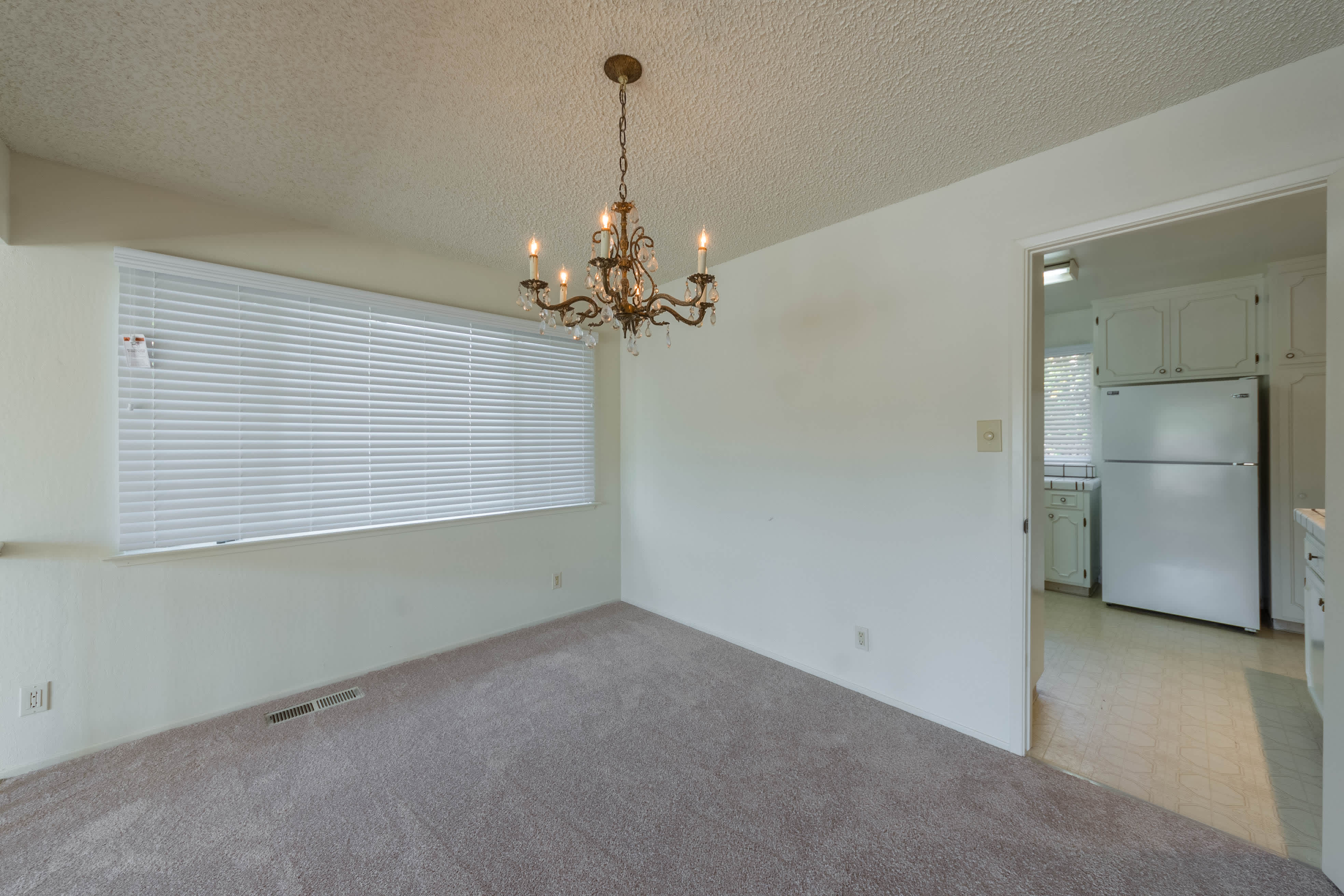 2015 Hull Ave – photo 4