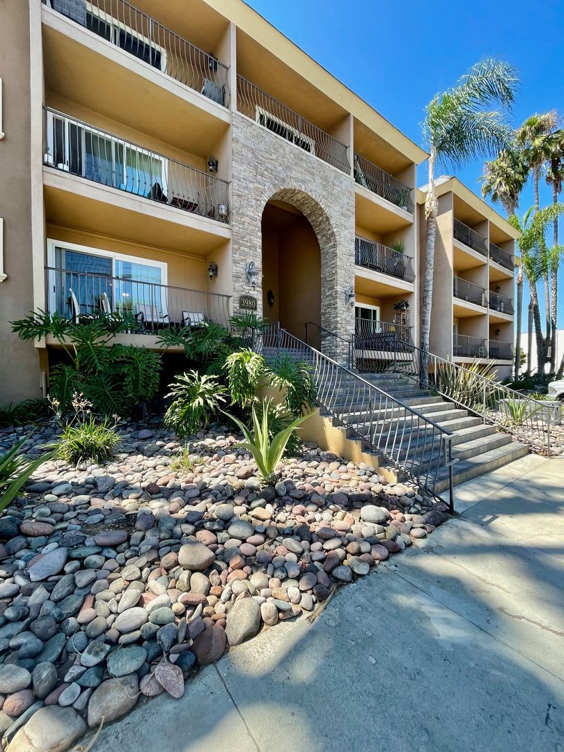 Spacious and Sleek Studio in Hillcrest – photo 3