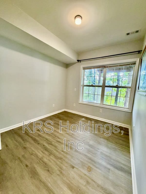 1023 Carrington Place – photo 2