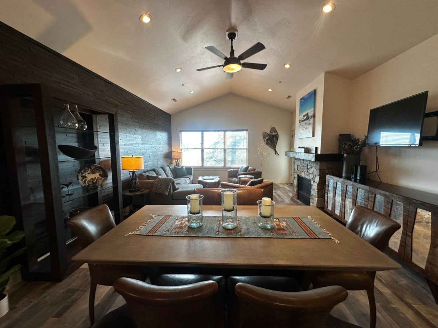 New 2 bedroom Monterra Condo with Views – photo 5