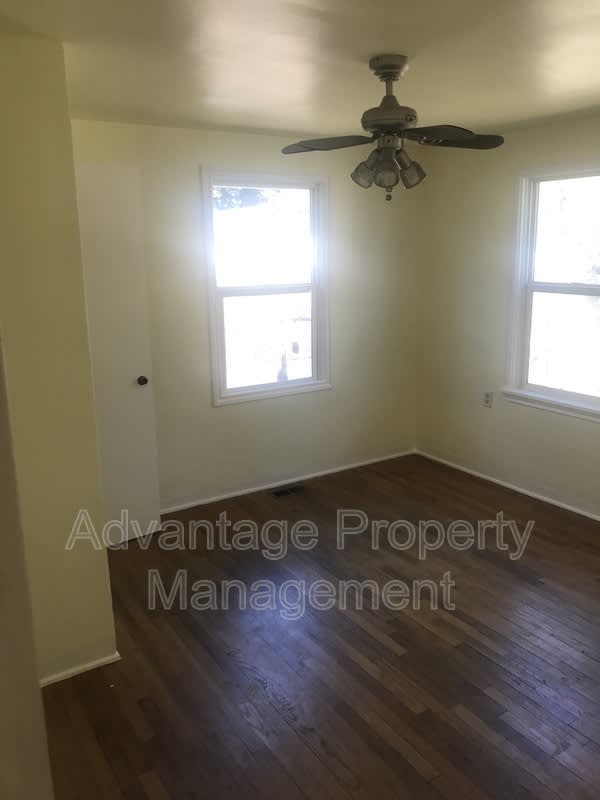 615 SE Atwood Ave – photo 5
