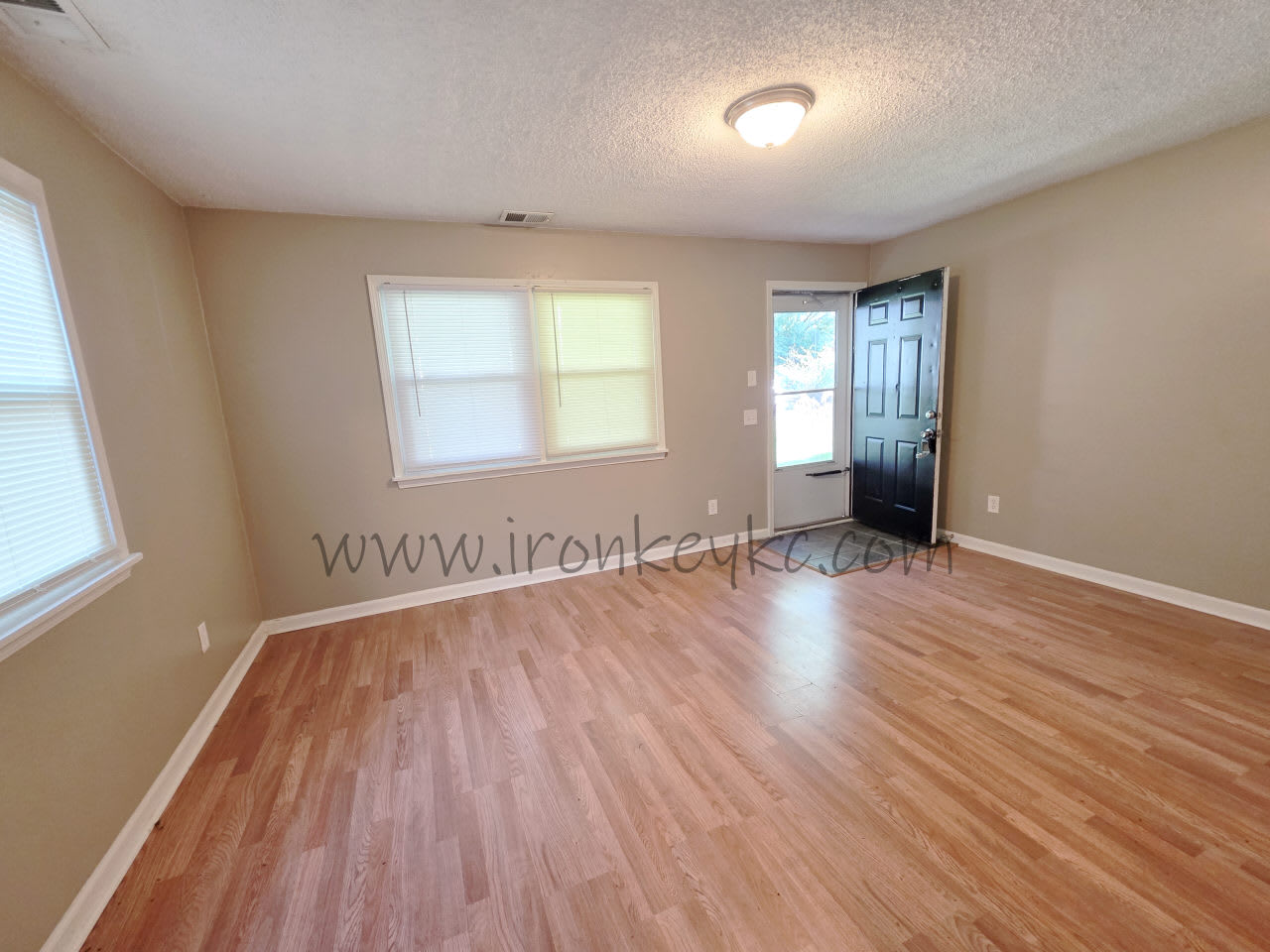 1720 South Hardy Avenue – photo 2