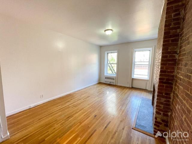 316 E 83RD – photo 2