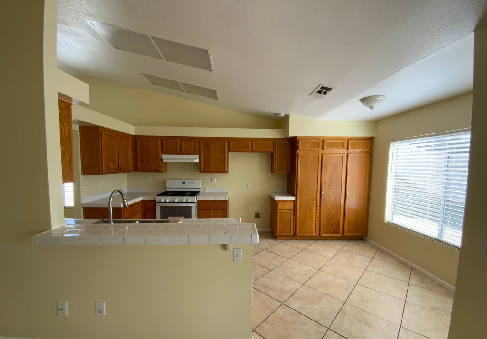 3BD/2BA Single Story Home – photo 4